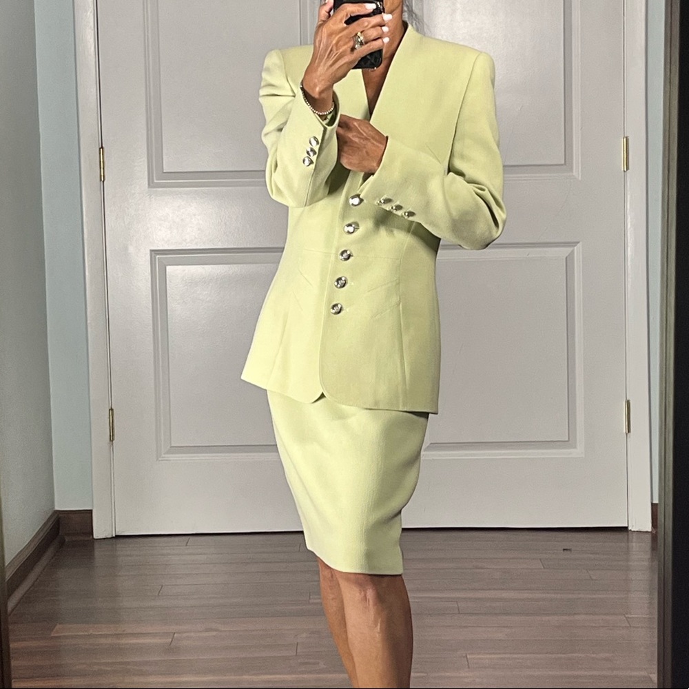 Escada 100% new wool jacket and skirt set size 34 - Picture 3 of 16